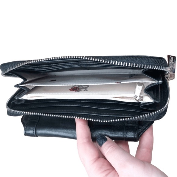 Rough Roses Women’s Black Faux Leather Zip Clutch Wallet Purse Accessory - Picture 7 of 9